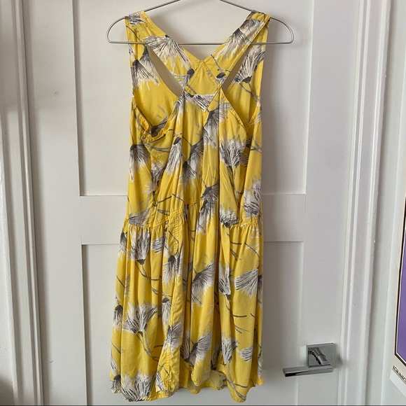 LAST CALL 🌻 Host pick 🌞 Levi’s Graphic dandelion floral sundress with pockets - Picture 7 of 7